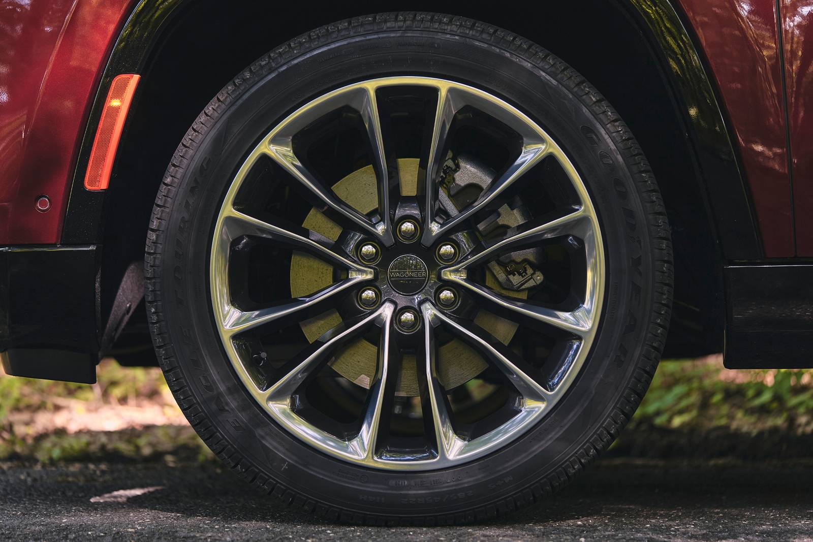 2022 Jeep Wagoneer exterior W