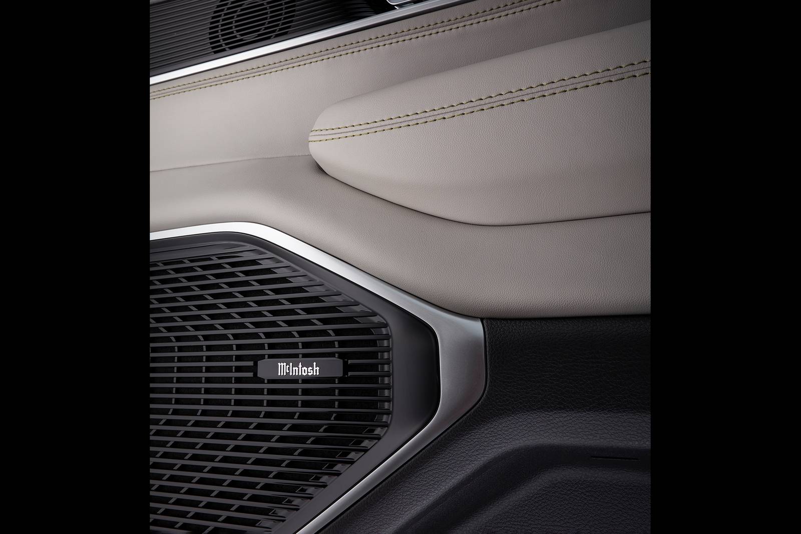 2025 Jeep Wagoneer interior DETAIL