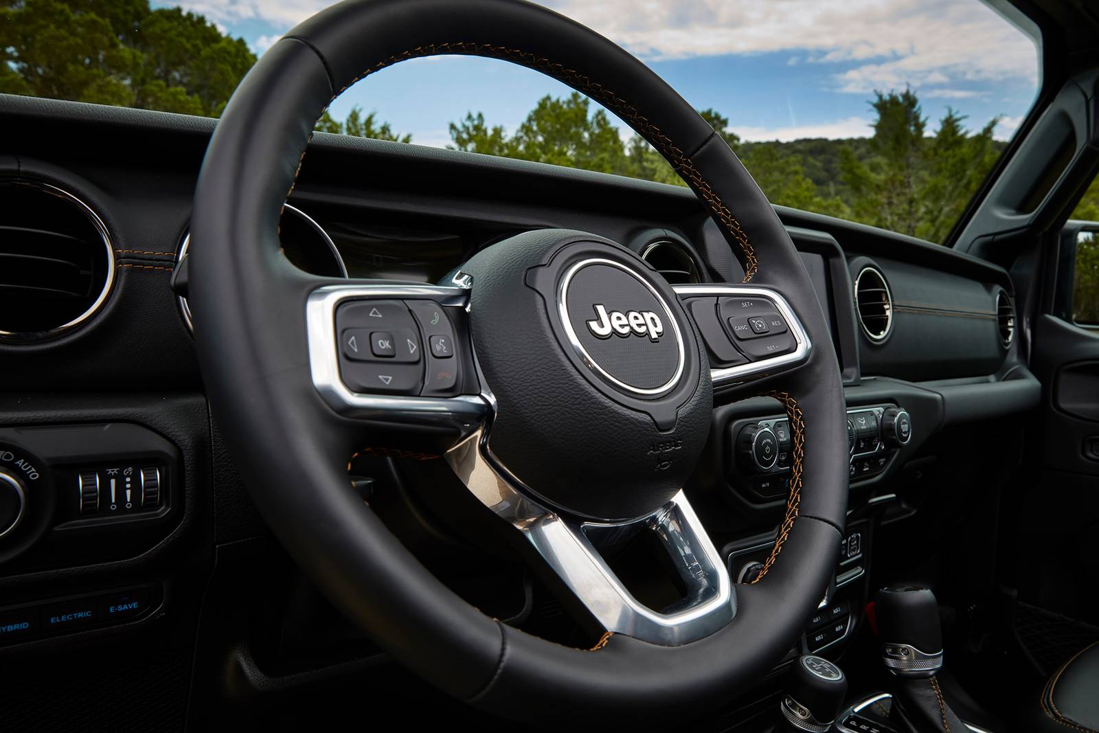 2022 Jeep Wrangler interior SWD