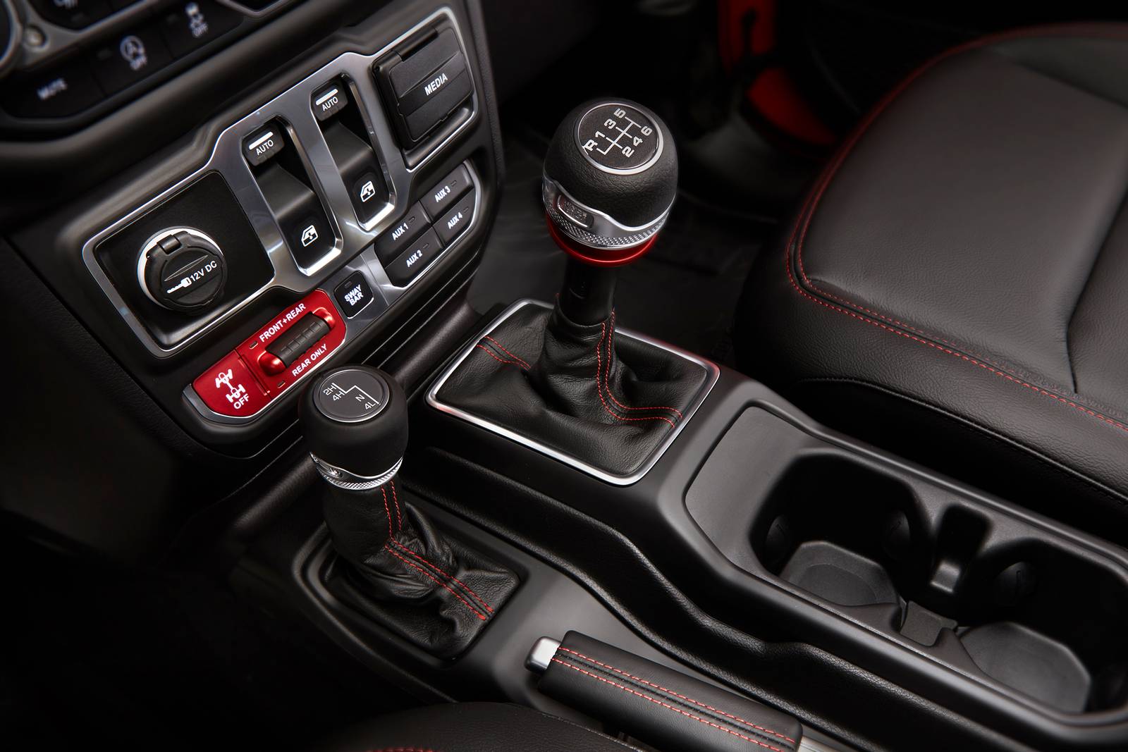 2019 Jeep Wrangler interior SHF