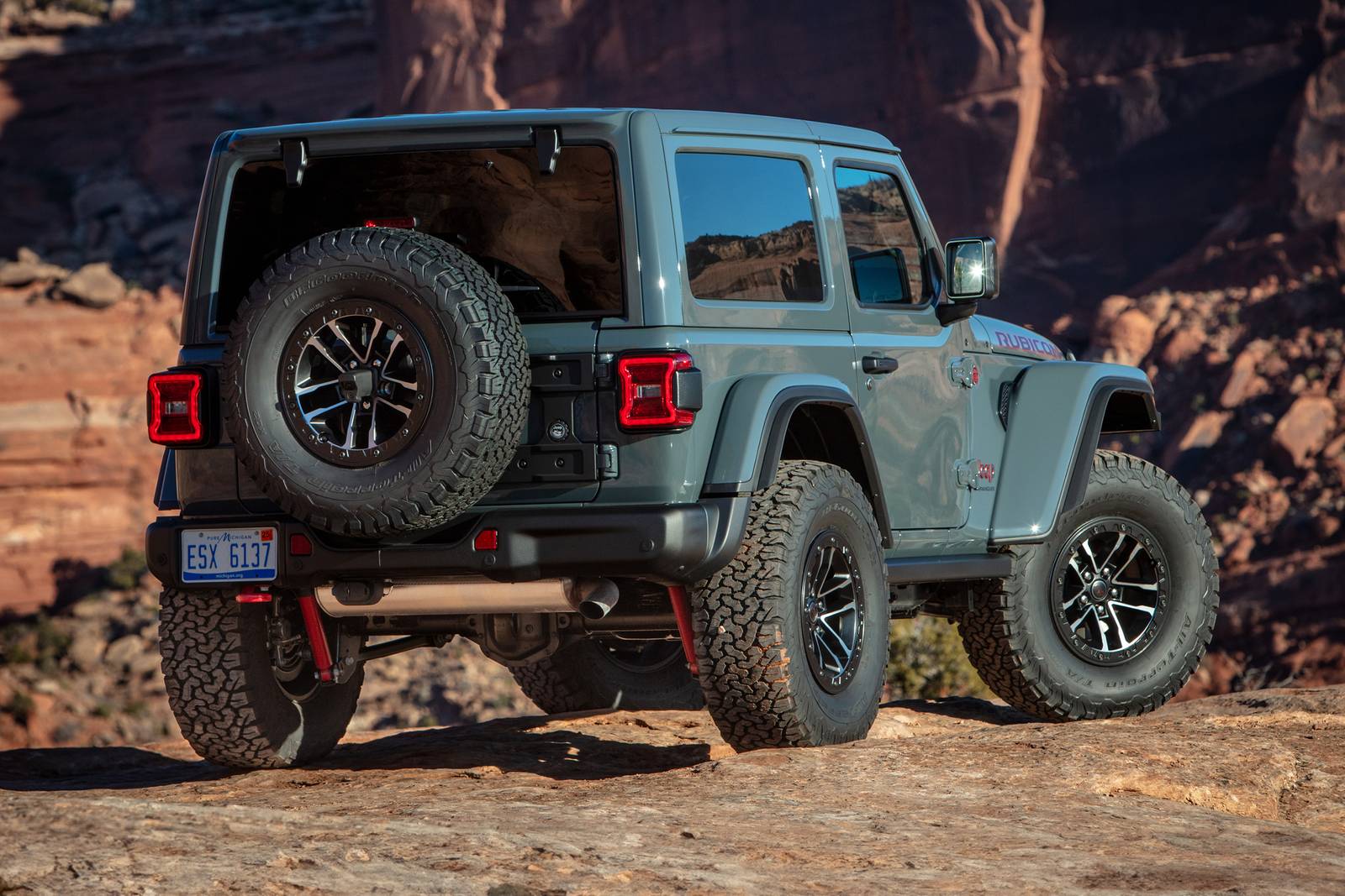 2025 Jeep Wrangler exterior F