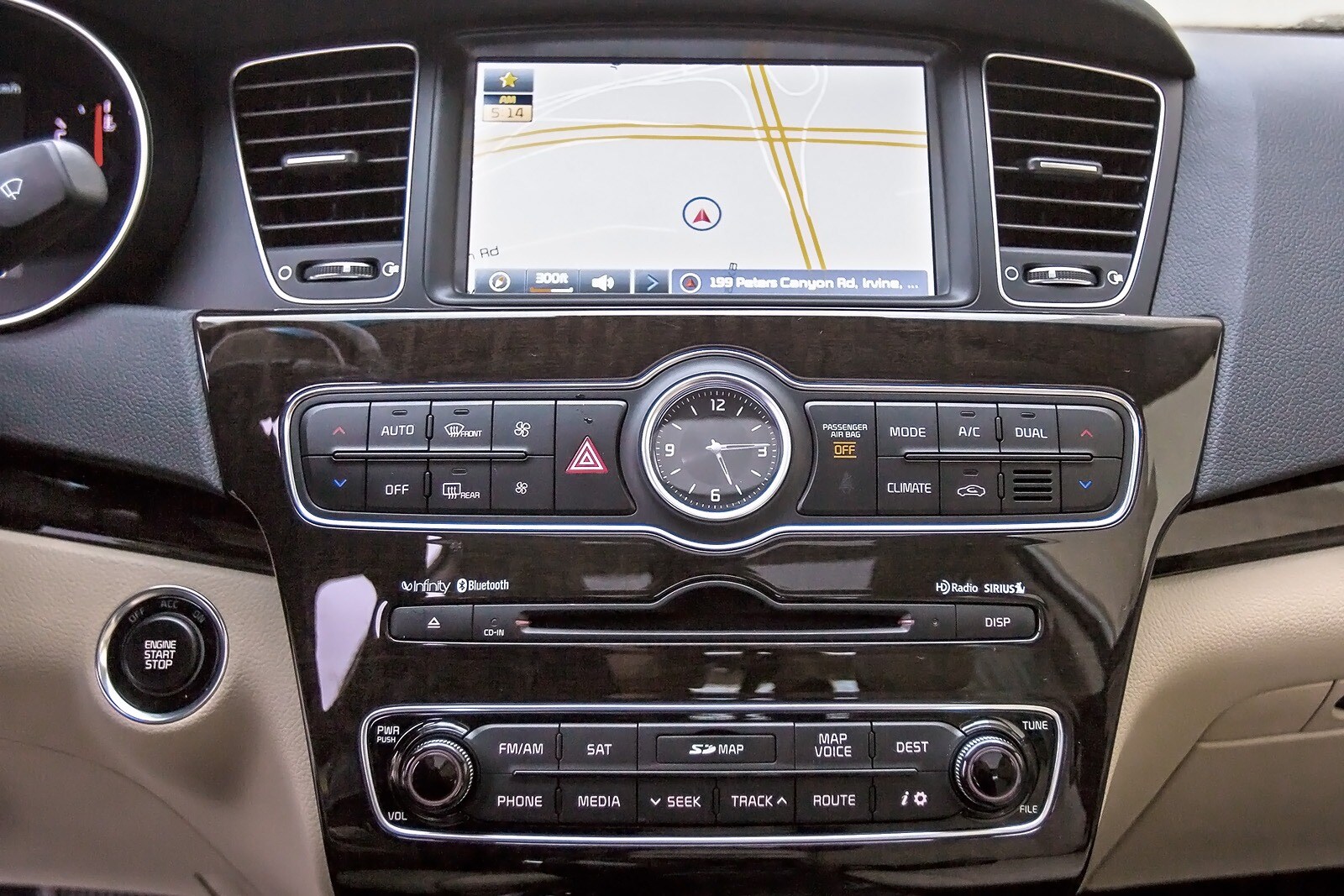 2014 Kia Cadenza interior CC