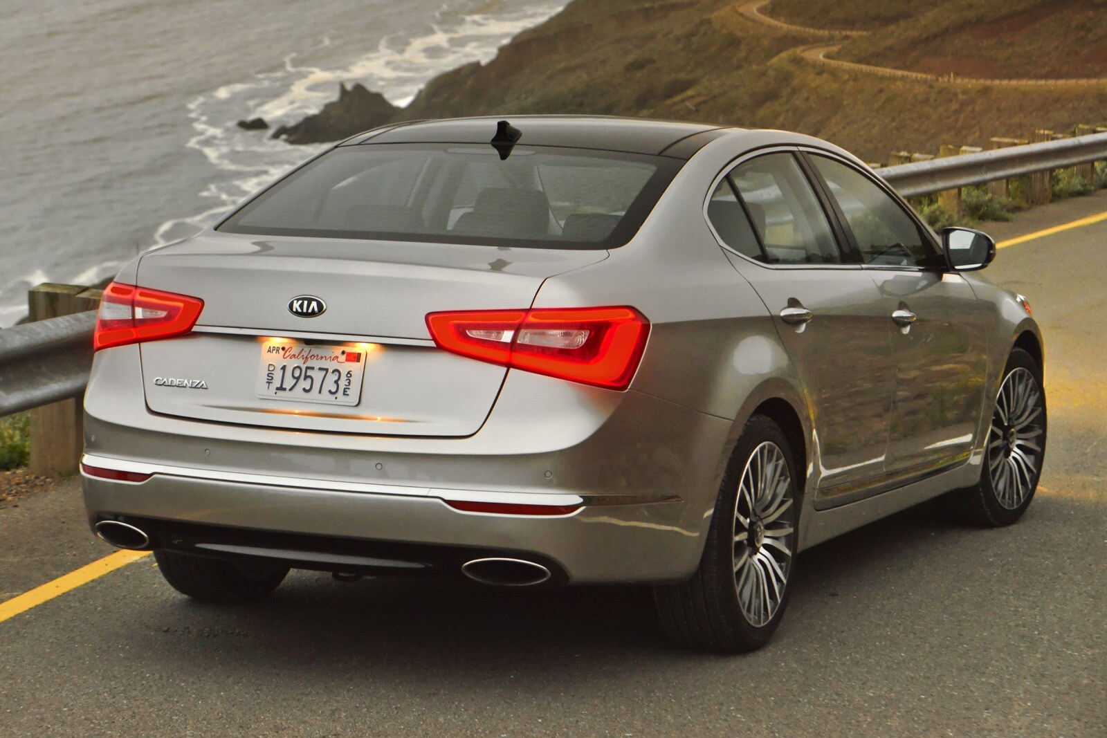 2016 Kia Cadenza Premium Sedan Exterior Shown
