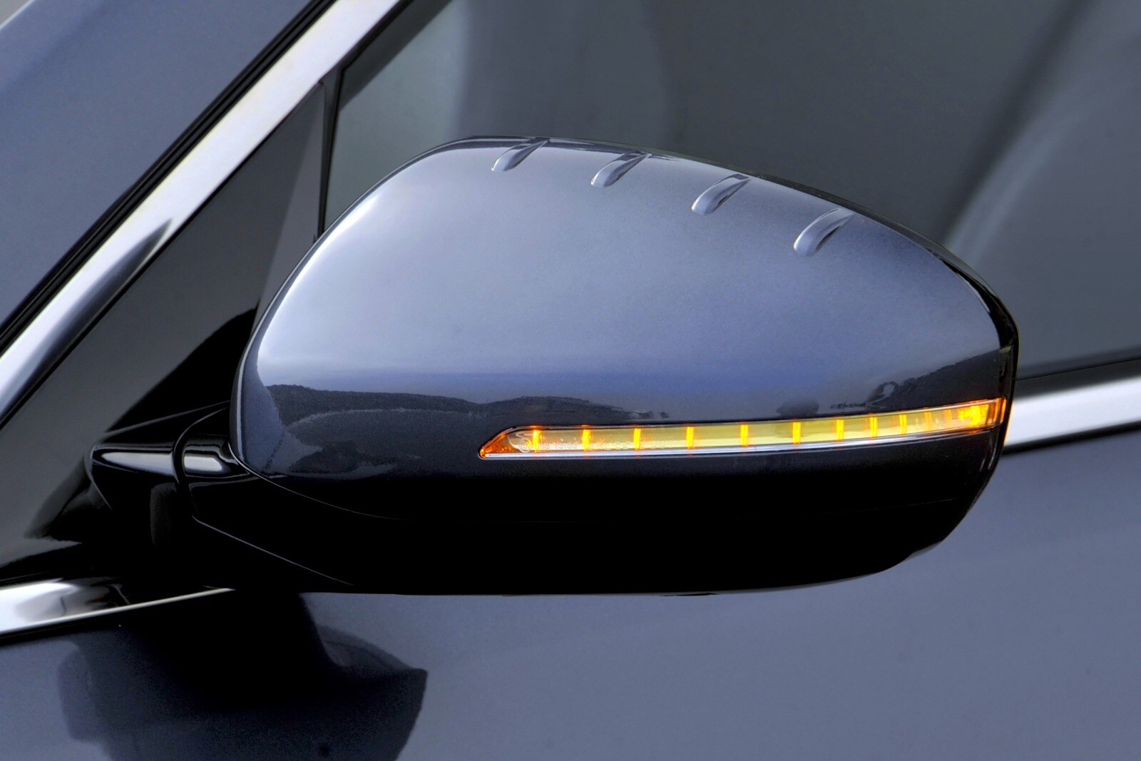 2016 Kia Cadenza exterior EXM