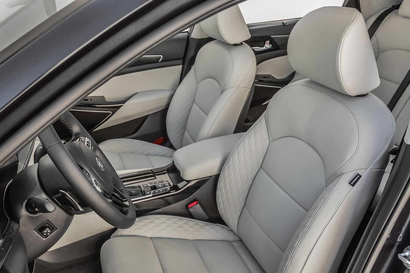 2017 Kia Cadenza interior I