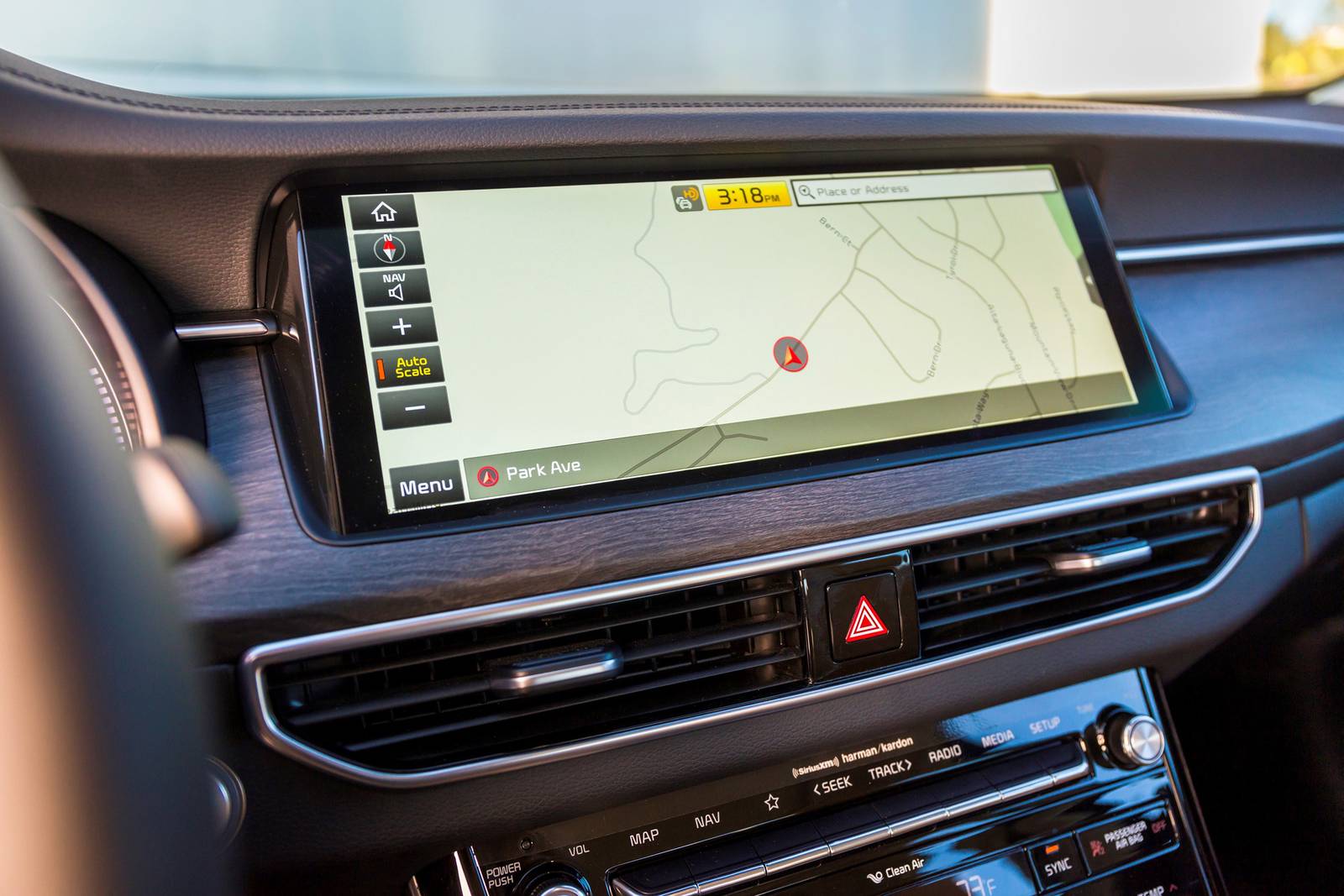 2020 Kia Cadenza interior CC