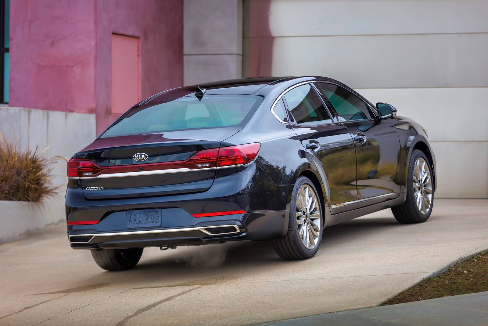 2020 Kia Cadenza Limited Sedan Exterior Shown