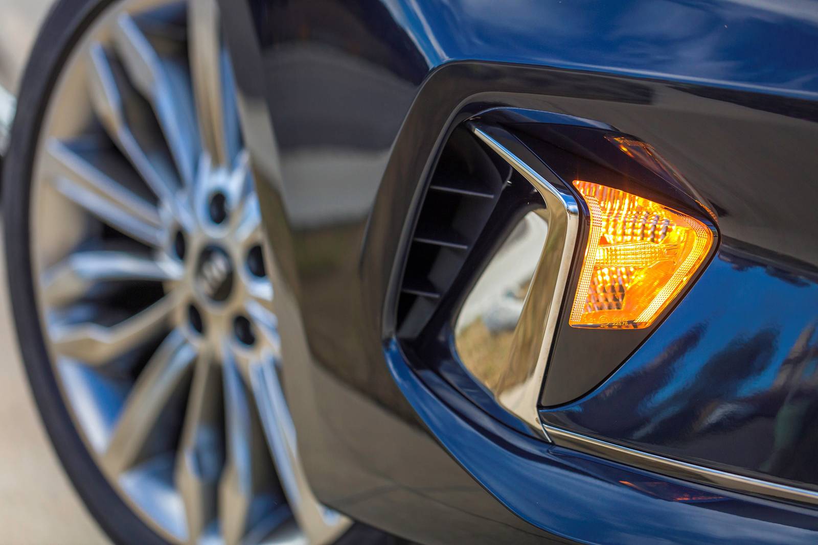 2020 Kia Cadenza exterior FOG