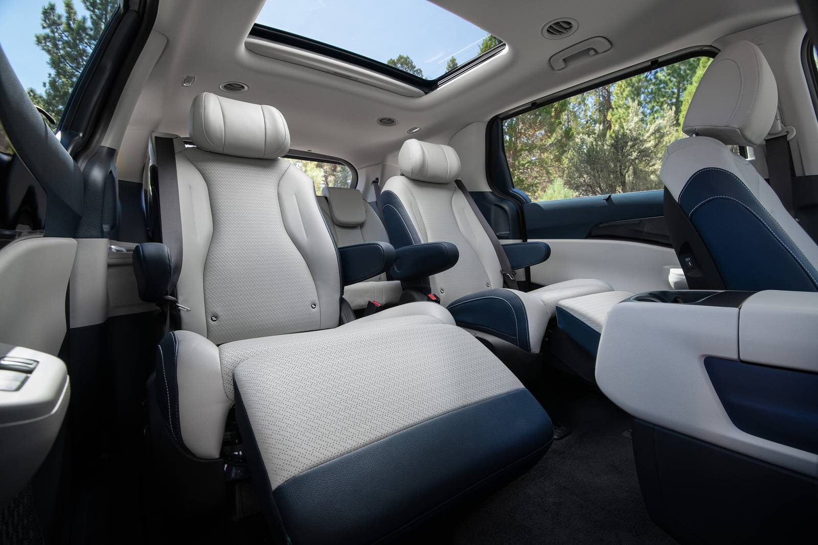 2025 Kia Carnival interior I