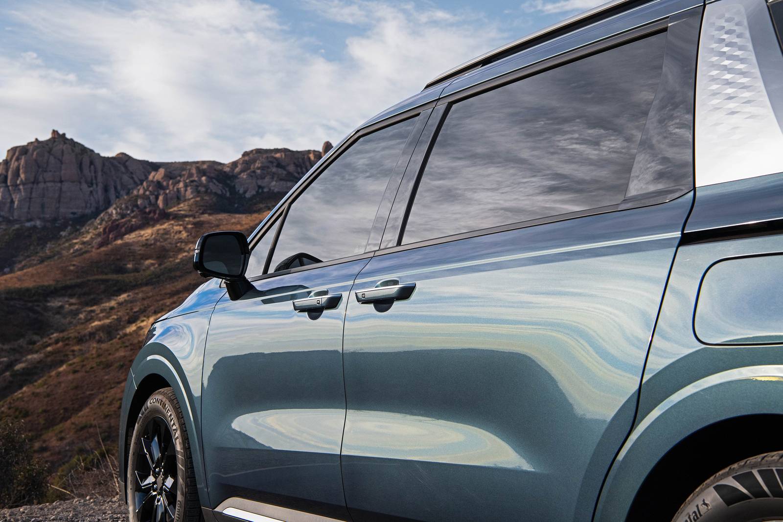 2022 Kia Carnival front safety EDETAIL