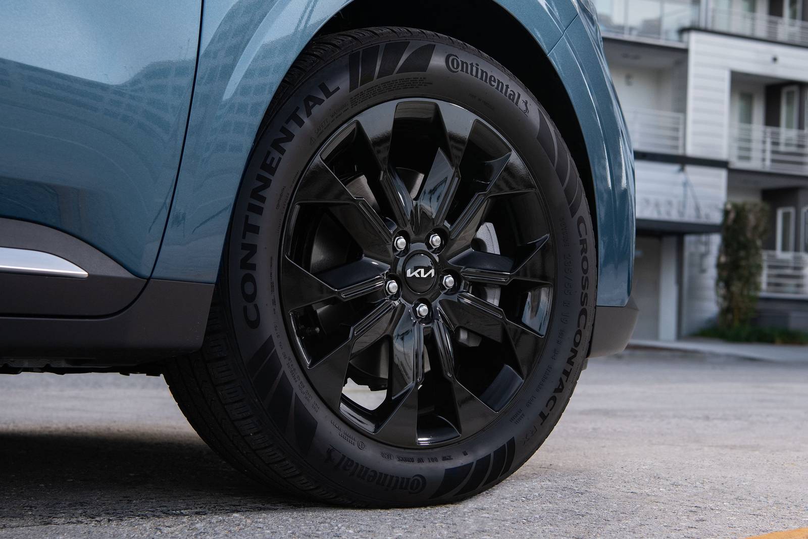 2022 Kia Carnival exterior W