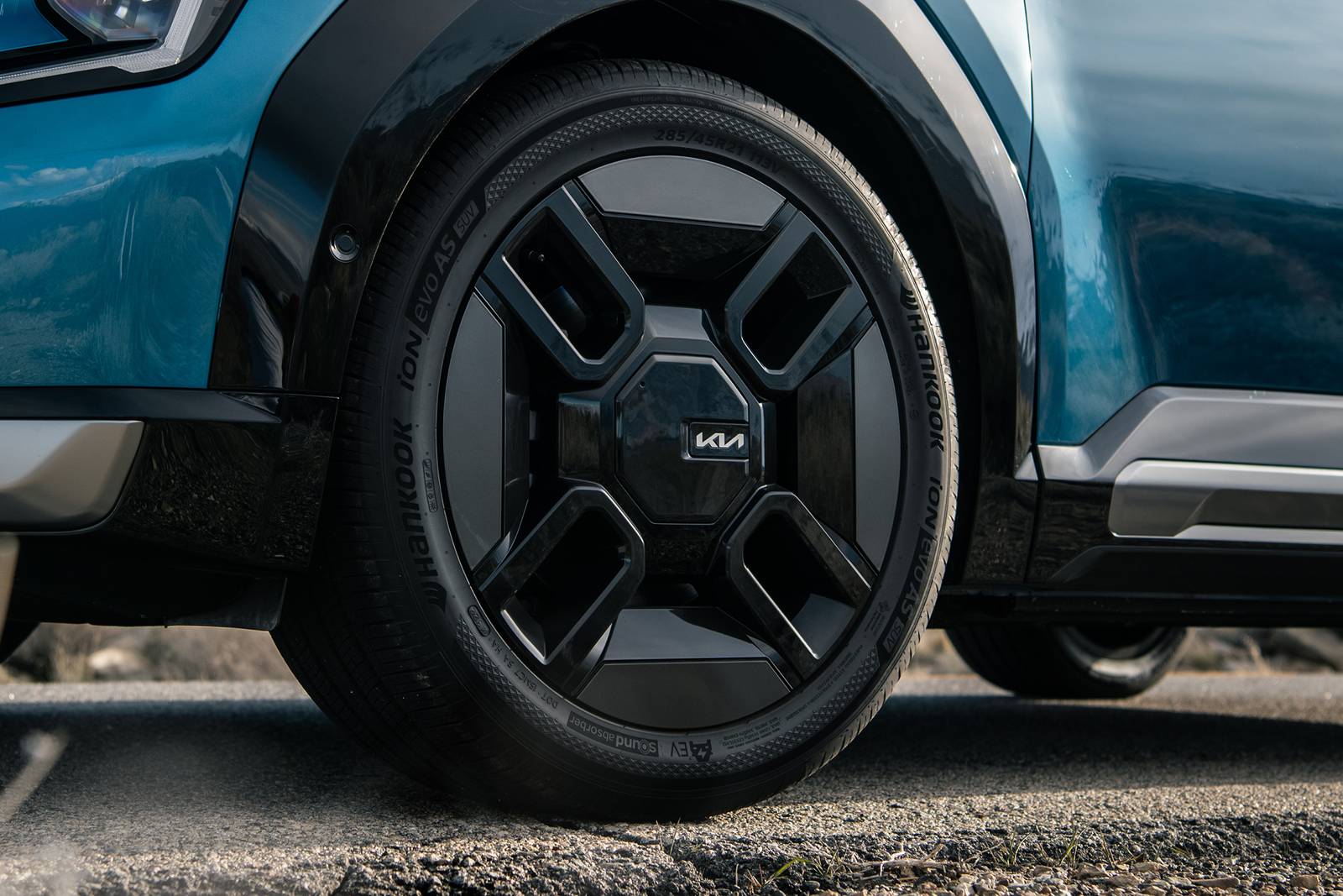 2025 Kia EV9 — OEM photo 3
