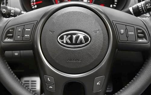 2011 Kia Forte interior DETAIL