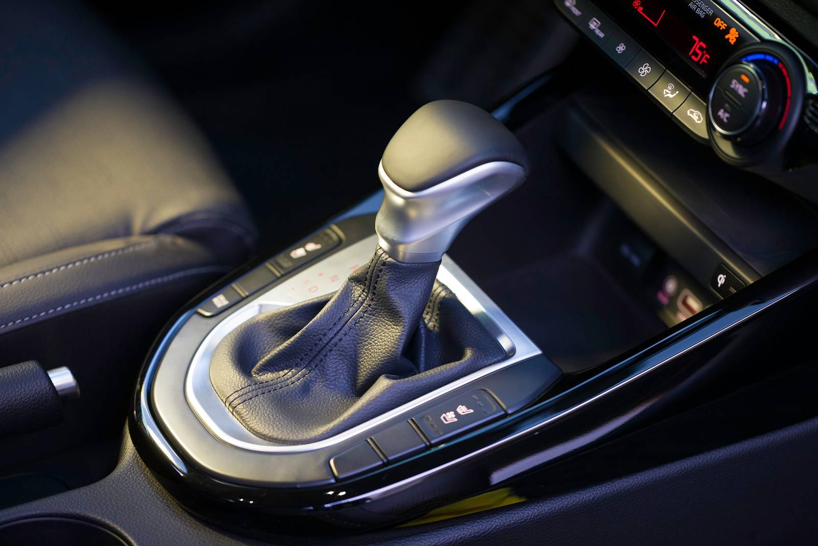 2019 Kia Forte interior SHF