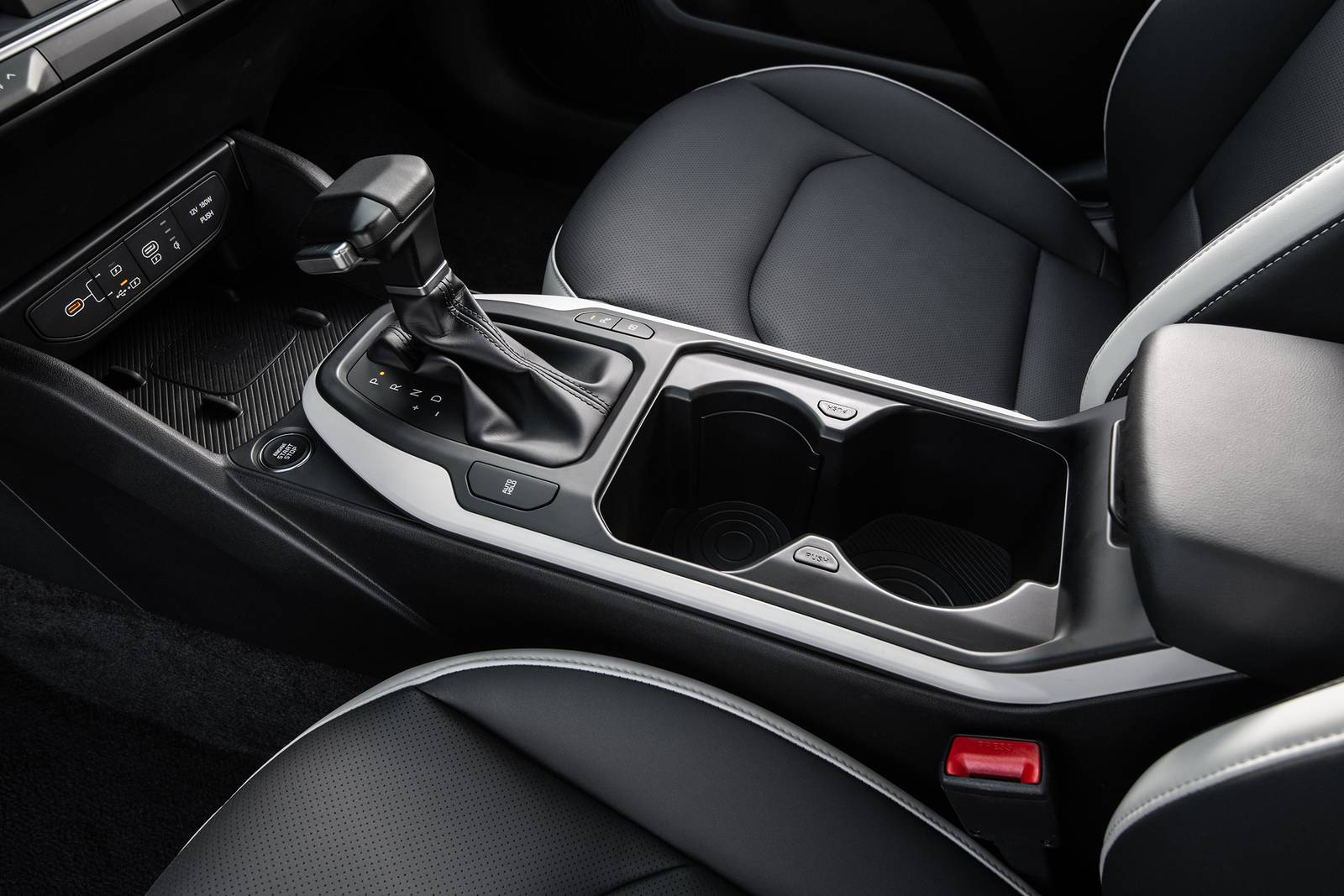 2025 Kia K4 interior SHF