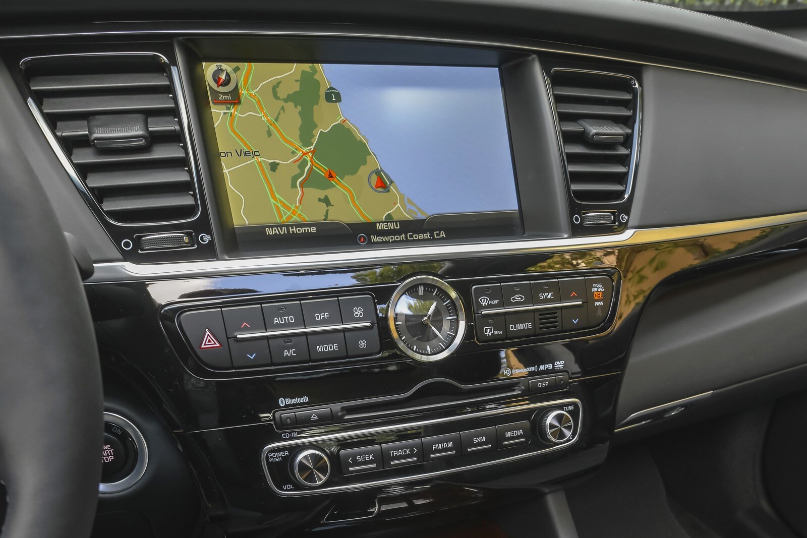 2016 Kia K900 interior CC