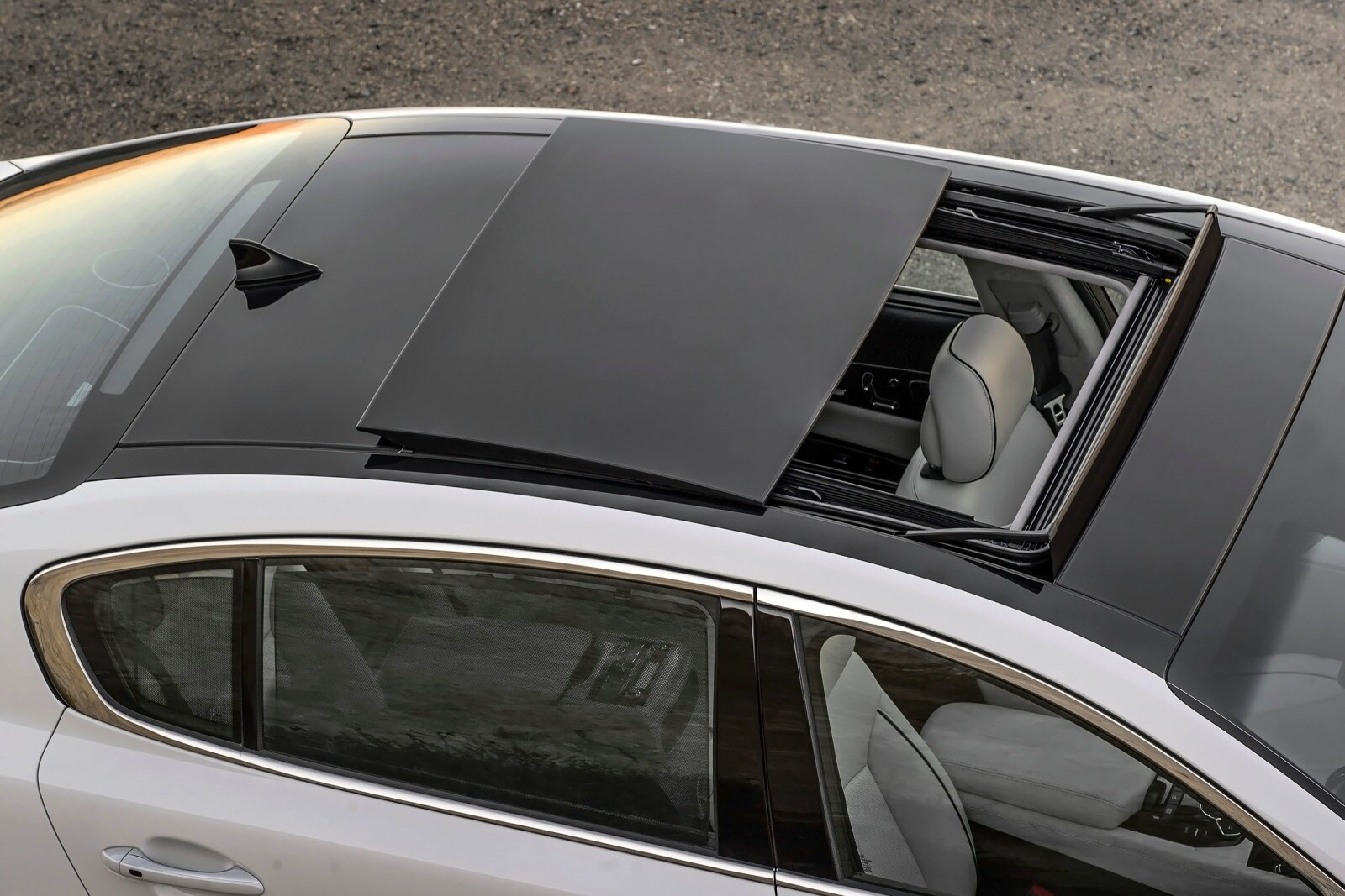 2016 Kia K900 exterior EDETAIL