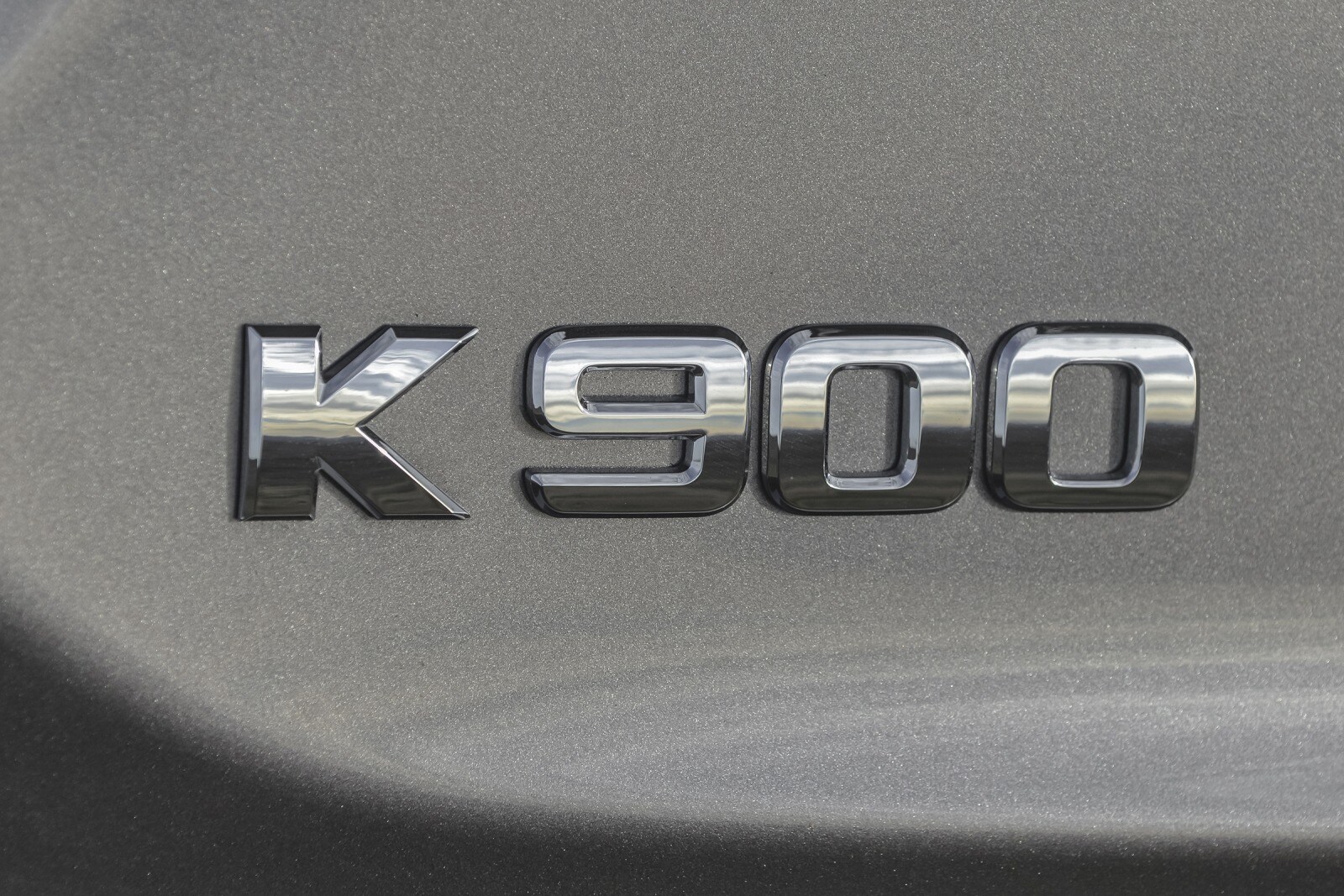 2016 Kia K900 — OEM photo 3