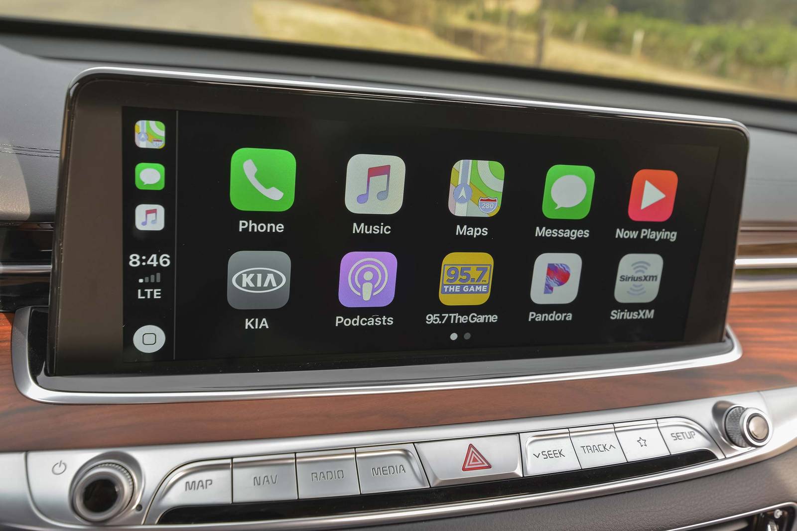 2019 Kia K900 interior CC
