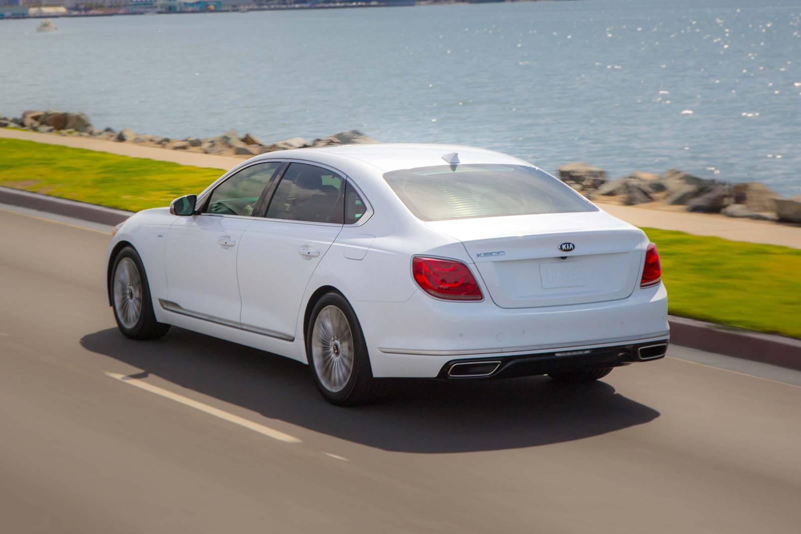 2019 Kia K900 exterior F