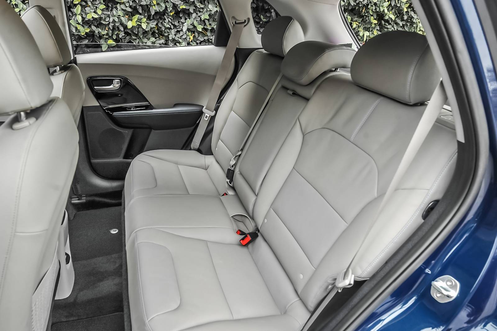 2017 Kia Niro interior RI