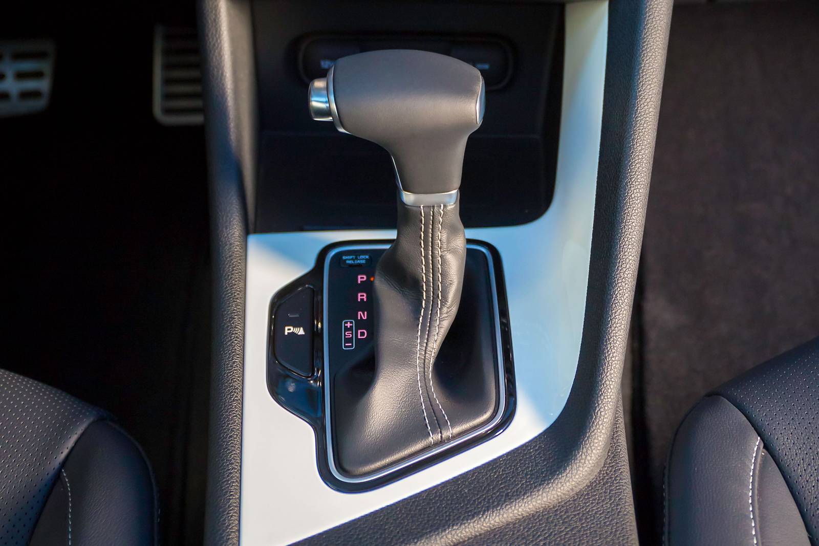 2017 Kia Niro interior SHF