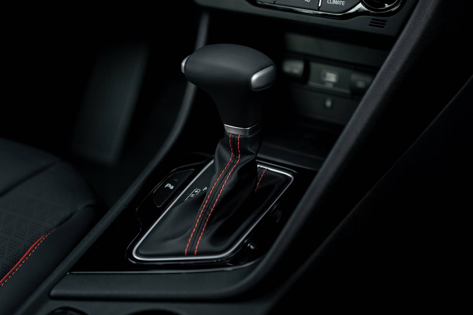 2020 Kia Niro interior SHF