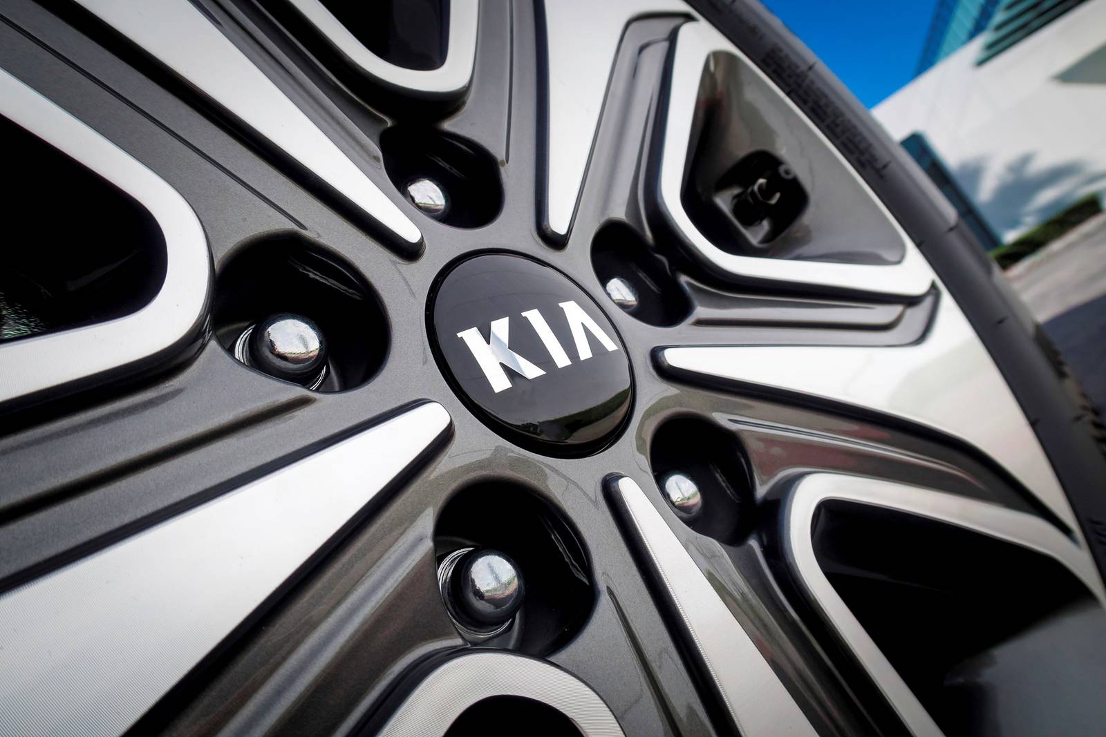 2017 Kia Optima exterior W