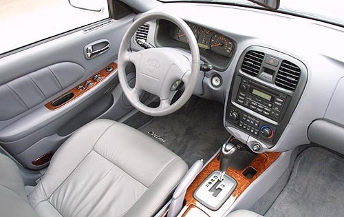 2001 Kia Optima interior I