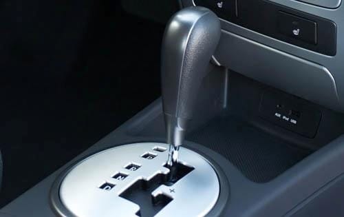 2010 Kia Optima interior CC