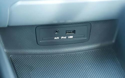 2010 Kia Optima interior DETAIL