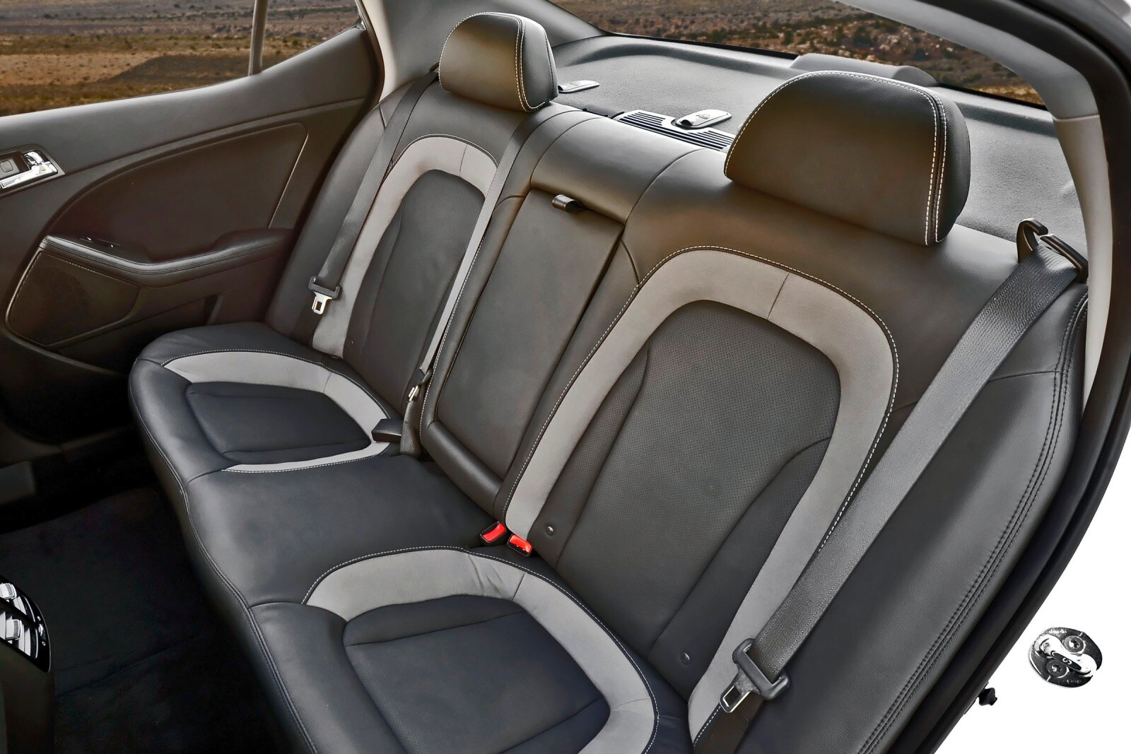 2012 Kia Optima interior RI