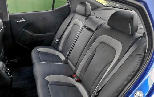 2012 Kia Optima interior RI