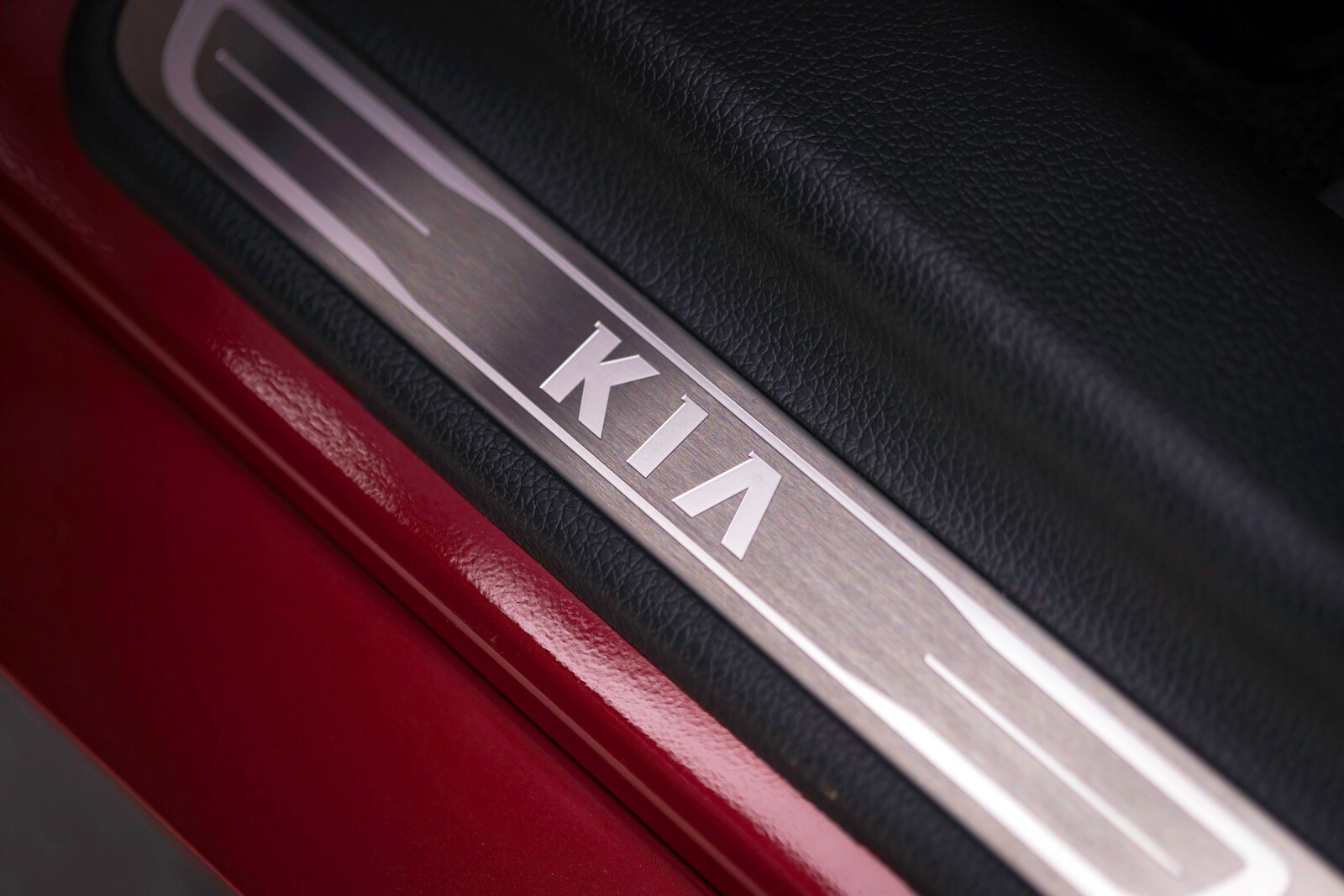 2014 Kia Optima front safety DETAIL