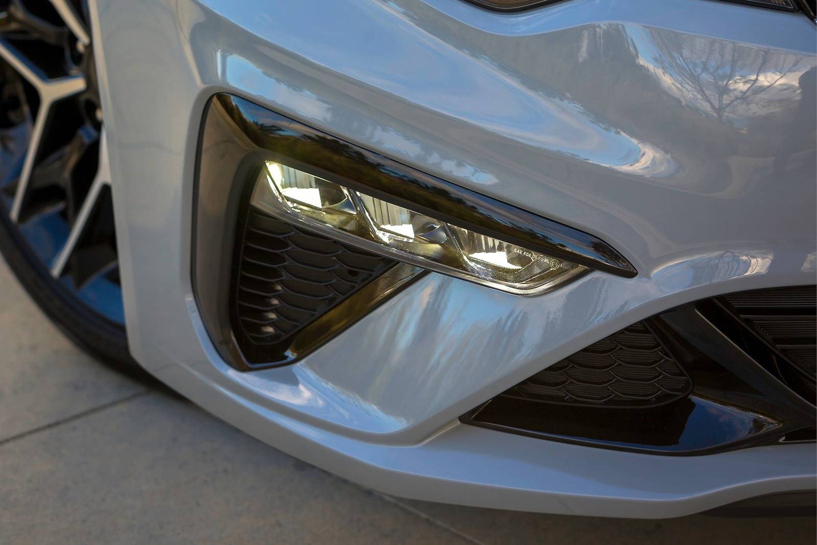 2019 Kia Optima Hybrid front safety FOG