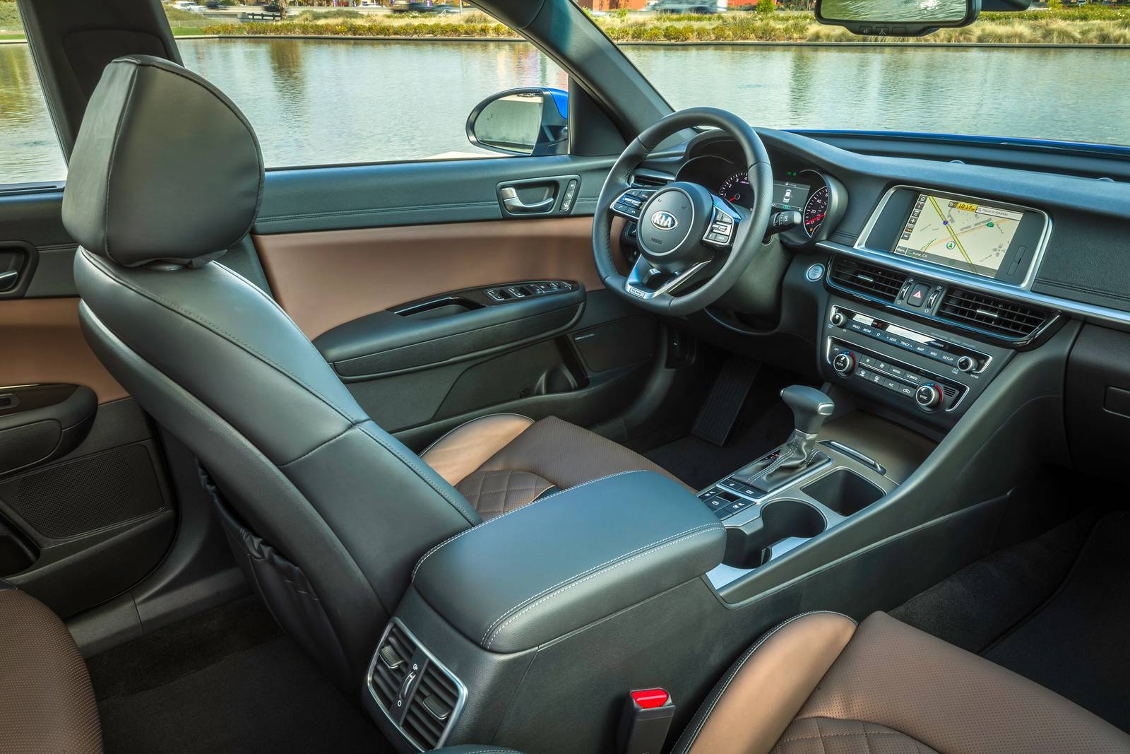 2019 Kia Optima interior I