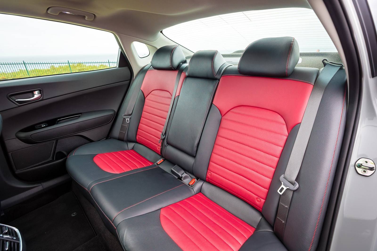 2020 Kia Optima interior RI