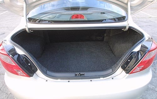 2001 Kia Rio interior CARGO