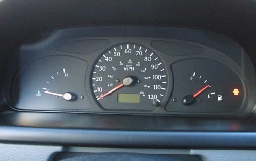 2001 Kia Rio interior G