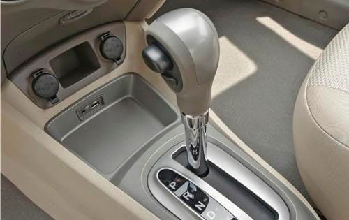 2010 Kia Rio interior CC