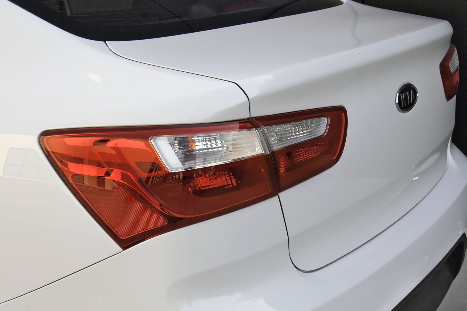 2013 Kia Rio front safety EDETAIL