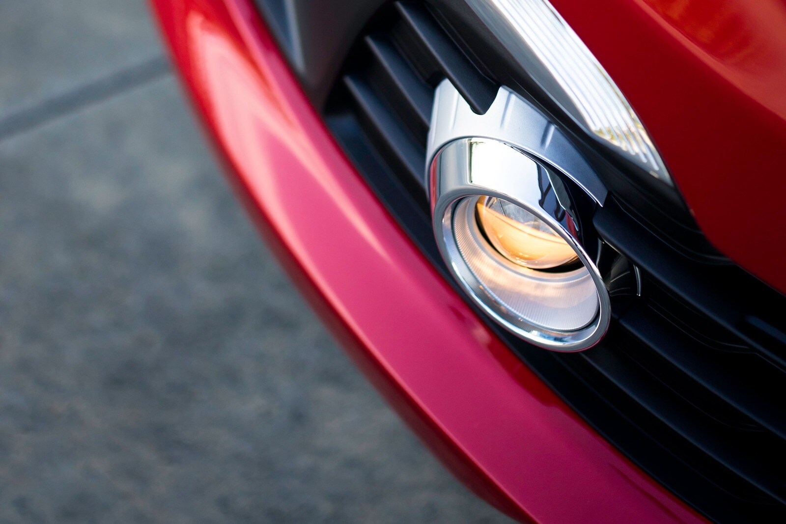 2016 Kia Rio front safety EDETAIL