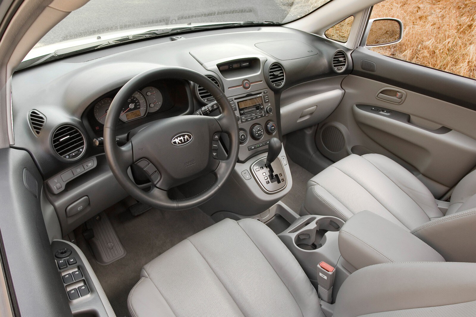 2008 Kia Rondo front safety D