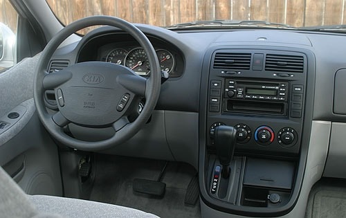 2004 Kia Sedona interior I