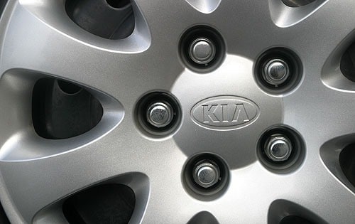 2004 Kia Sedona exterior W