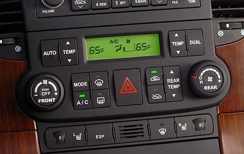 2006 Kia Sedona interior CC