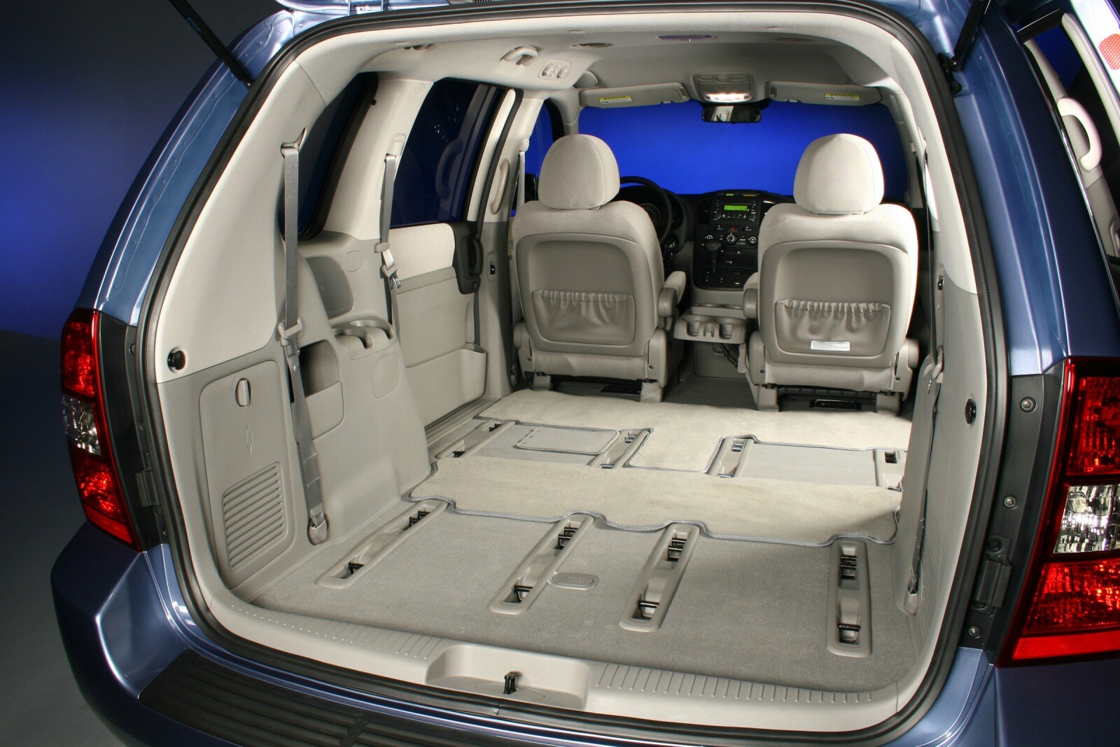 2008 Kia Sedona interior CARGO