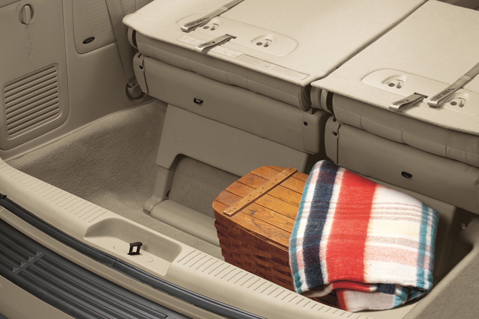 2010 Kia Sedona interior CARGO