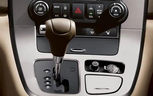 2010 Kia Sedona interior CC