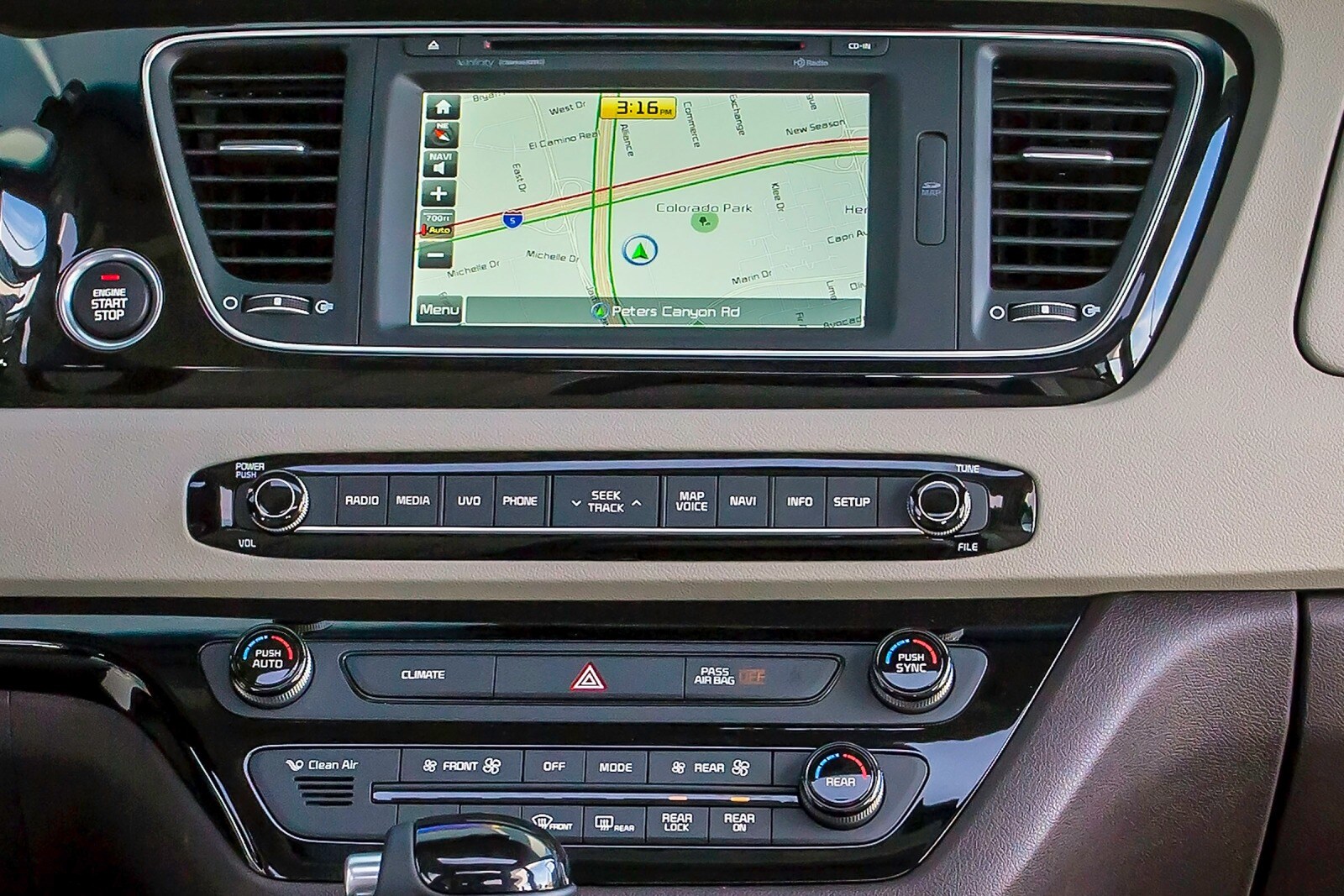 2016 Kia Sedona interior NAVSYS